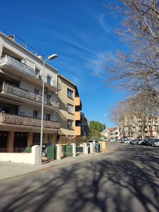 Joli Dans Quartier Calme De *